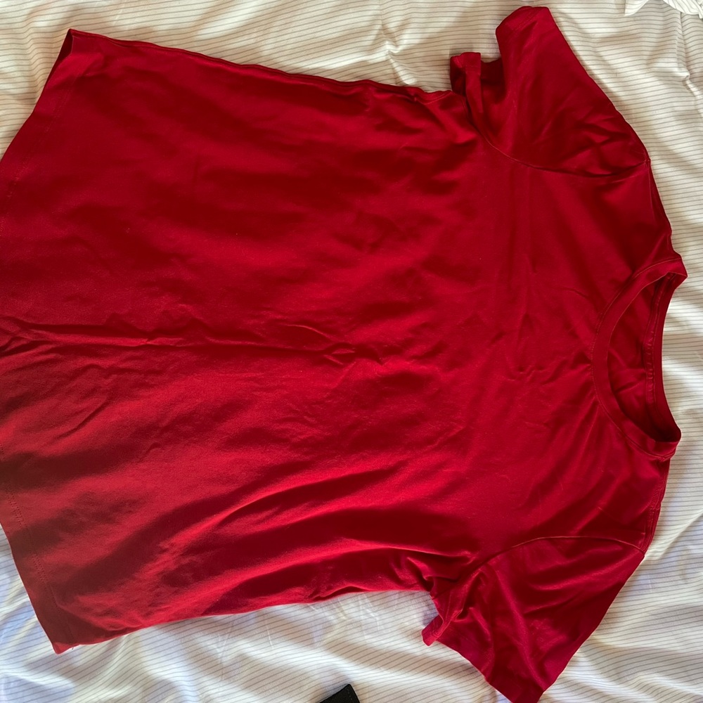 Red lululemon t-shirt 8